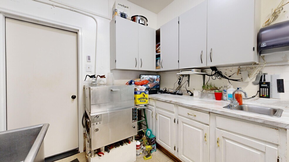 More Photos Of 695 Lisbon St, Lisbon Restaurant For Sale