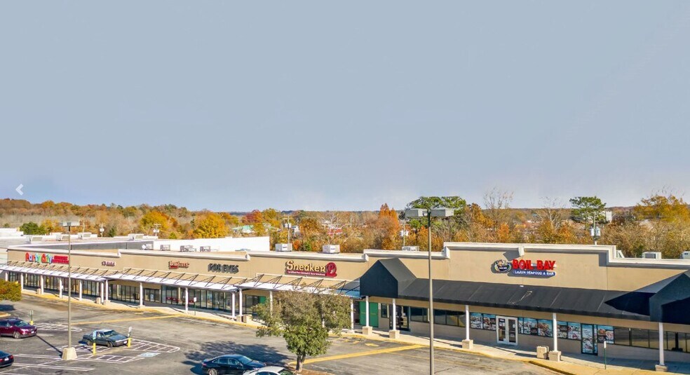 Primary Photo Of 1865 Southpark Blvd, Colonial Heights Storefront For Lease