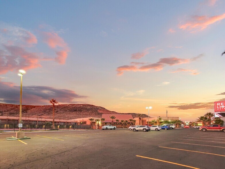 More Photos Of 850 S Bluff St, Saint George Hotel For Sale