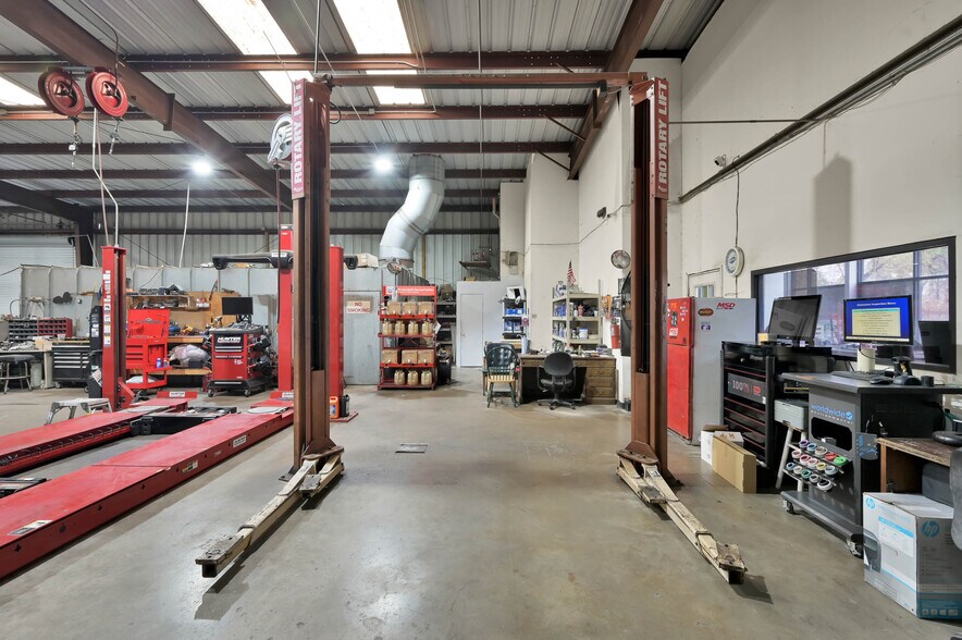 More Photos Of 3050 Farm To Market 2920 Rd, Spring Auto Repair For Sale