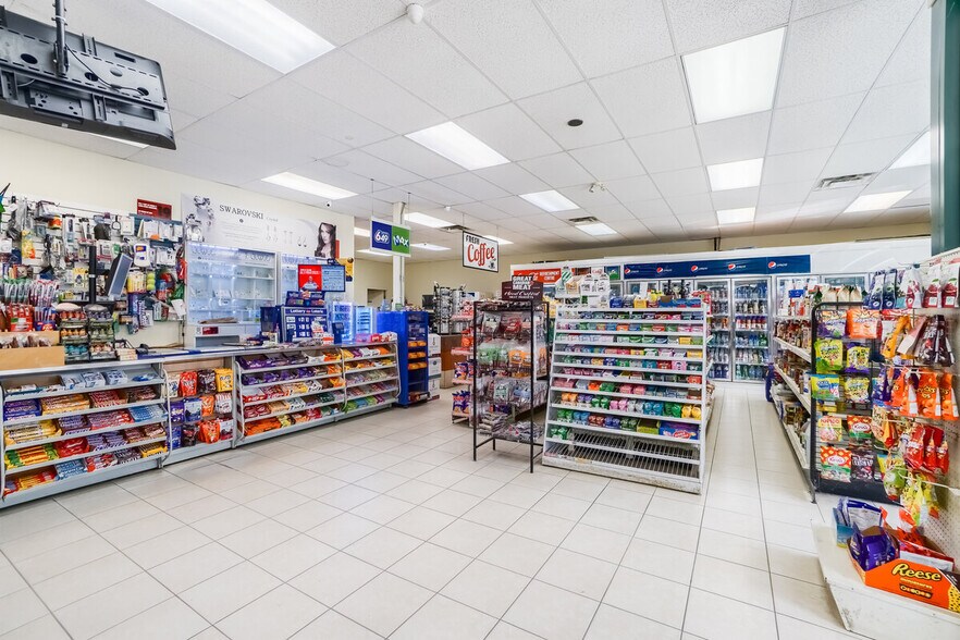 More Photos Of 937002 Airport Rd, Mulmur Convenience Store For Sale