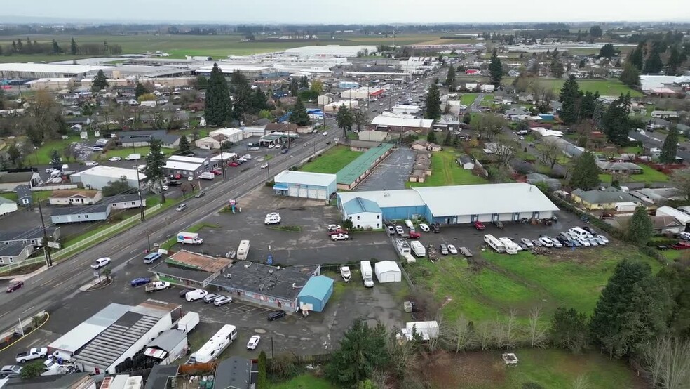 Primary Photo Of 555 N Pacific Hwy, Woodburn Auto Repair For Sale