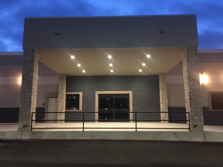 More Photos Of 3708-3722 E Rosedale St, Fort Worth Freestanding For Sale