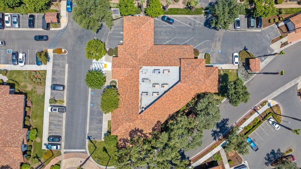 More Photos Of 5412 Avenida De Los Robles, Visalia Office For Lease