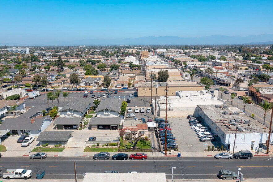 More Photos Of 17047 17047 Bellflower Blvd & 9747 Park St blvd, Bellflower General Retail For Sale