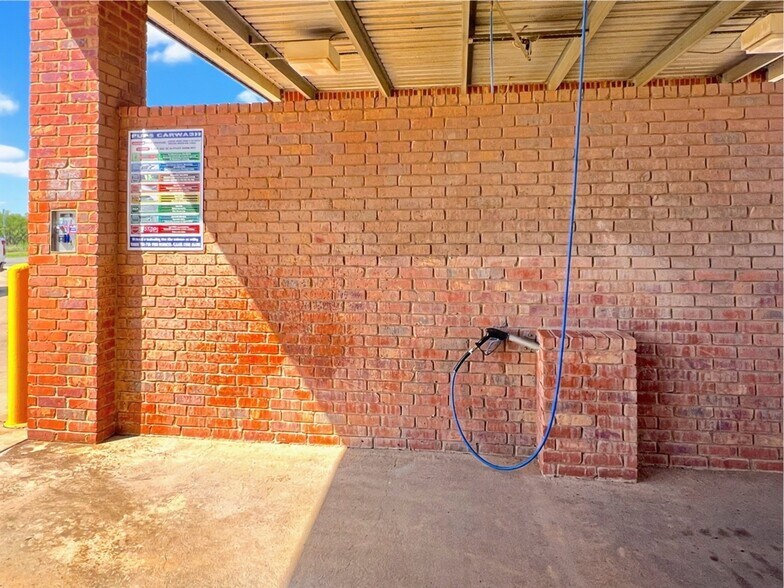 More Photos Of 509 1st St, Granite Carwash For Sale