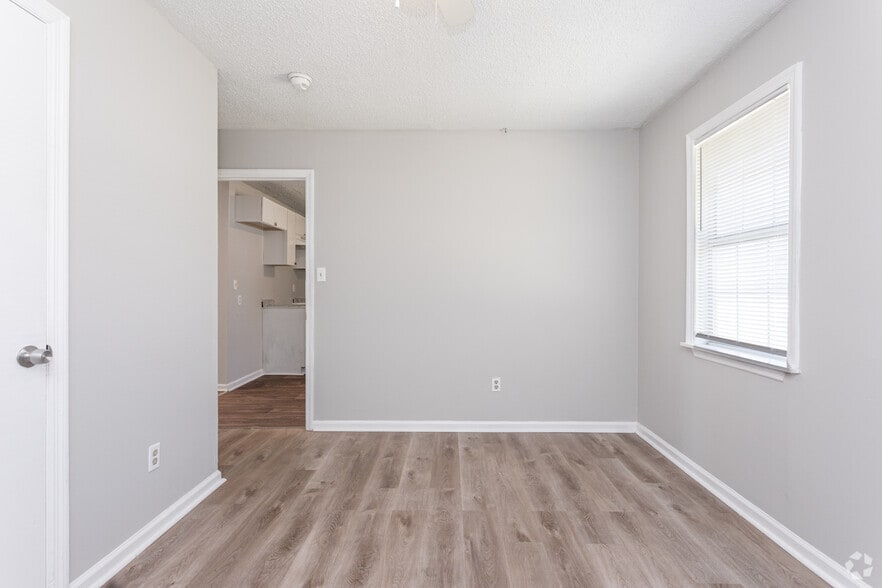 More Photos Of 1008 Blakely Ct, Albany Multifamily For Sale