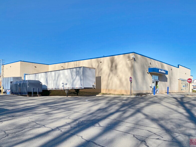 More Photos Of 331 Cottage Grove Rd, Bloomfield Freestanding For Lease