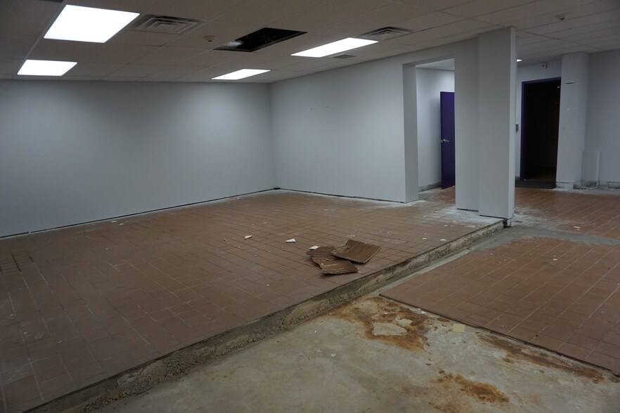 More Photos Of 409 Washington St, Weymouth Restaurant For Lease