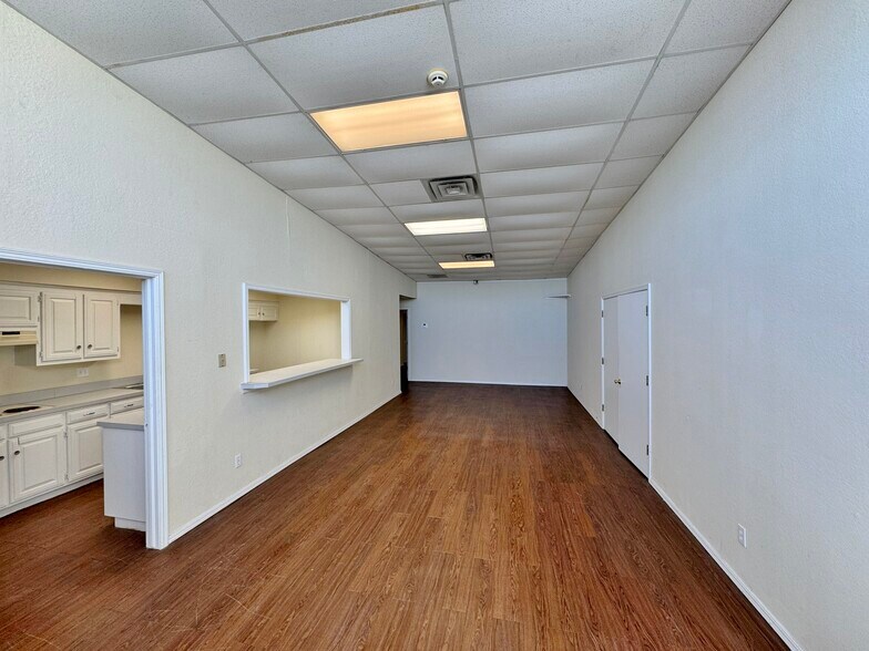 More Photos Of 1923 Atchison Dr, Norman Office For Lease