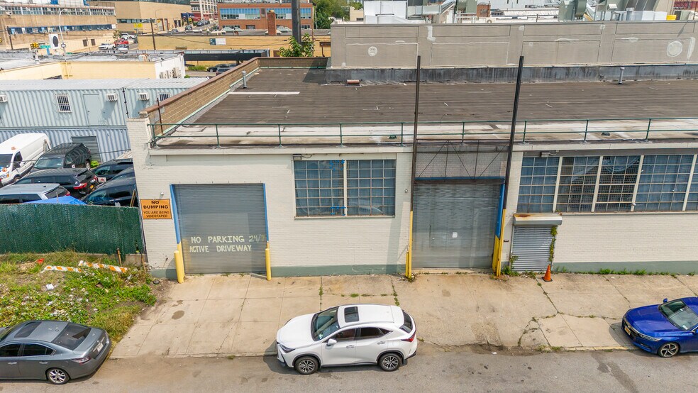 More Photos Of 4829 31st Pl, Long Island City Warehouse For Lease