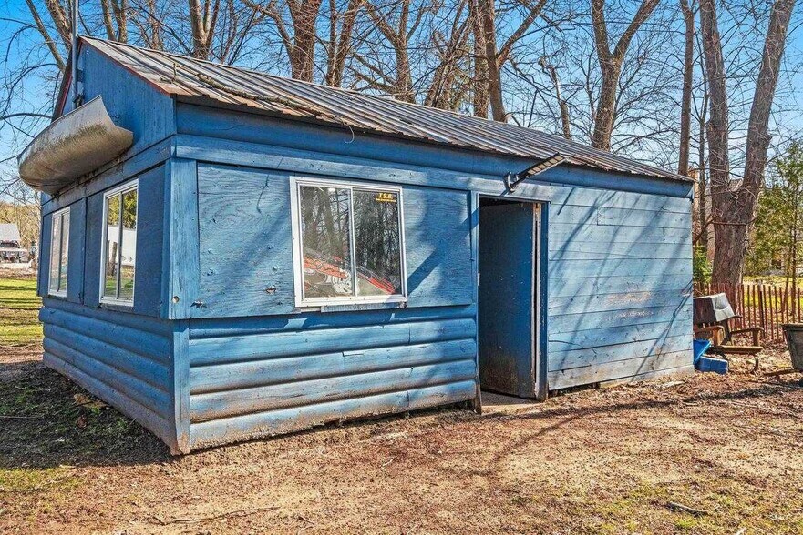 More Photos Of E3261 County Rd S, Casco Sports And Entertainment For Sale