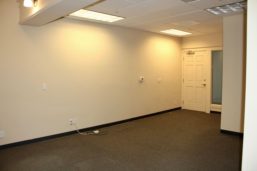 More Photos Of 7599 Redwood Blvd, Novato Unknown For Lease