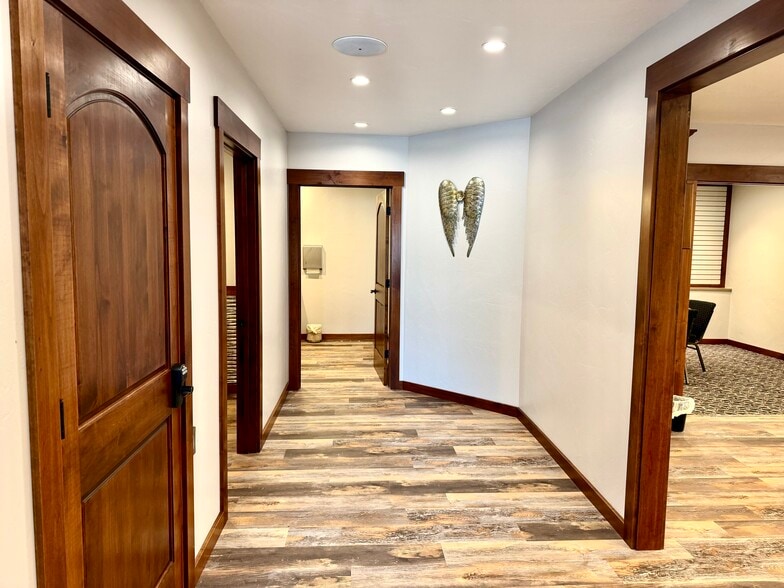 More Photos Of 311 12th St, Chinook Specialty For Sale