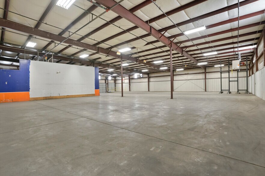 More Photos Of 5757 E 42nd Ave, Denver Warehouse For Lease