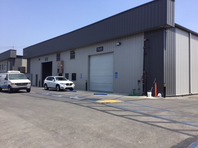 More Photos Of 7522 Maie Ave, Los Angeles Manufacturing For Lease