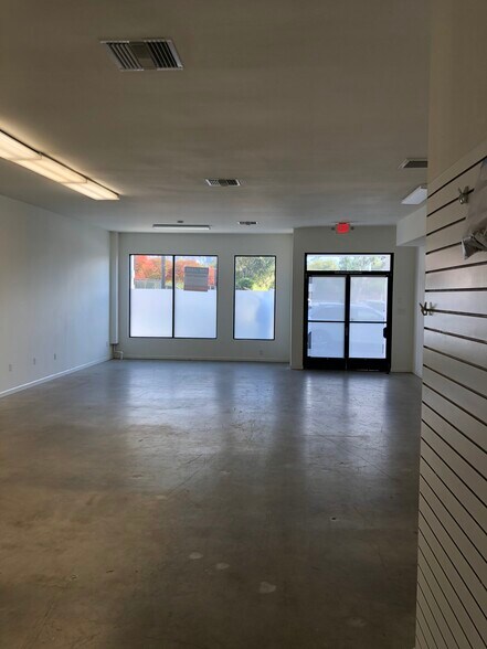 More Photos Of 2351 Lincoln Ave, Altadena Storefront For Lease