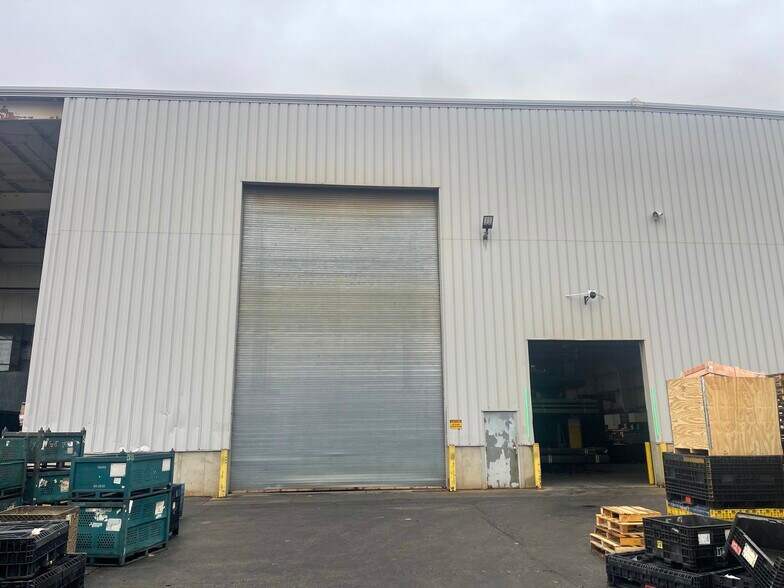 More Photos Of 4714 Circuit Ct, Wayland Manufacturing For Lease