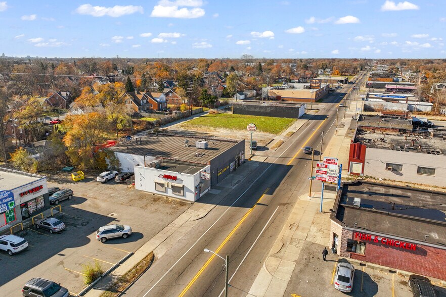 More Photos Of 7606 E 7 Mile Rd, Detroit Storefront For Sale