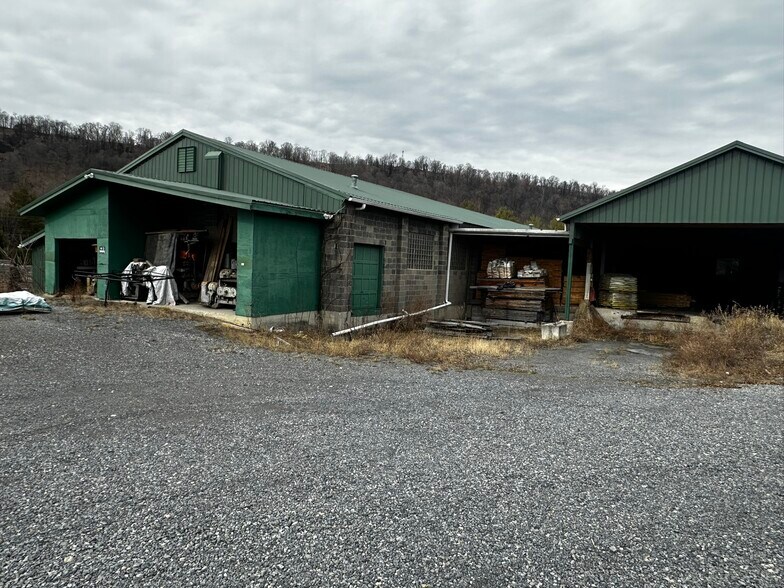 More Photos Of 215 W Elder St, Cumberland Land For Sale