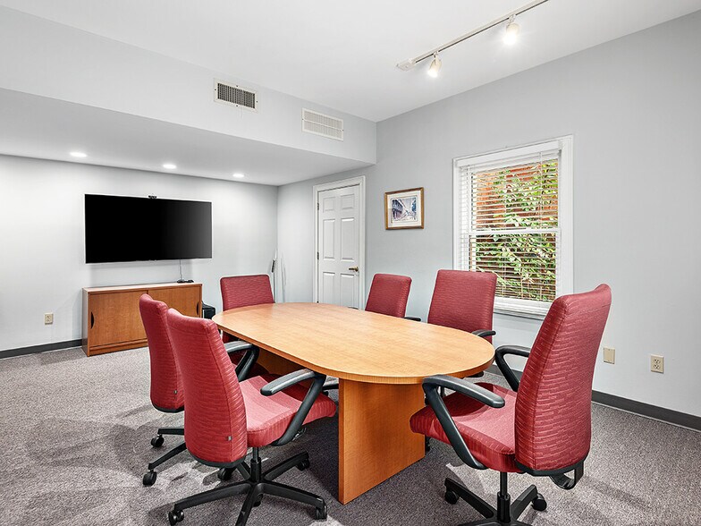 More Photos Of 2 Walden Ridge Dr, Asheville Medical For Sale