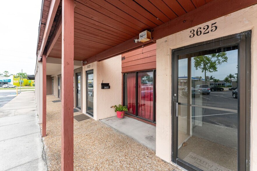 More Photos Of 3623-3650 Webber St, Sarasota Storefront Retail Office For Sale
