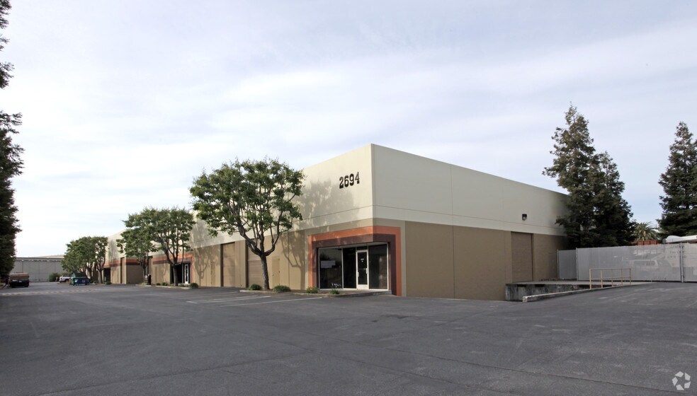 More Photos Of 2682 Middlefield Rd, Redwood City Unknown For Lease