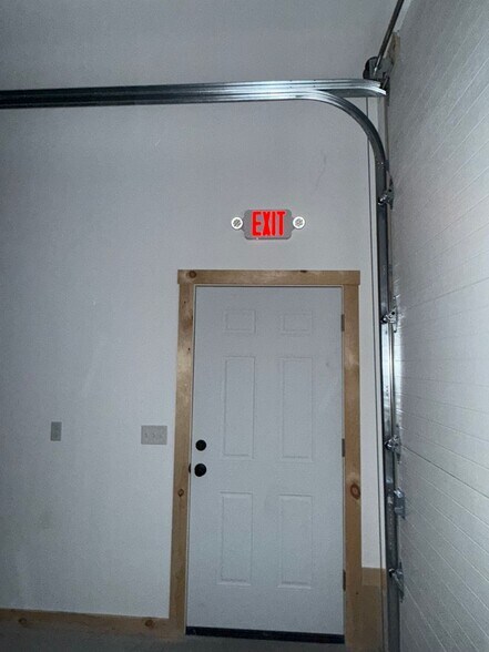 More Photos Of 9 Hutchins St, Auburn Light Distribution For Sale