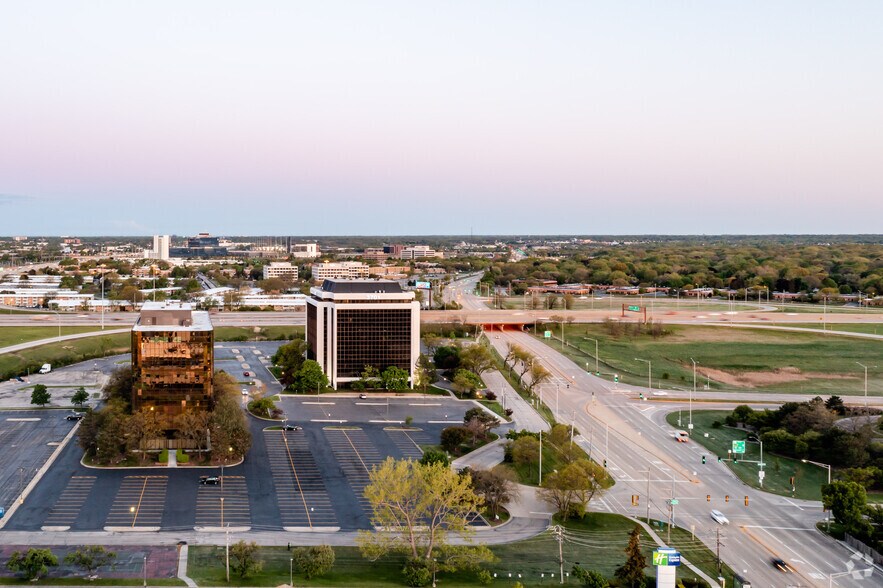 More Photos Of 3601 Algonquin Rd, Rolling Meadows Office For Lease