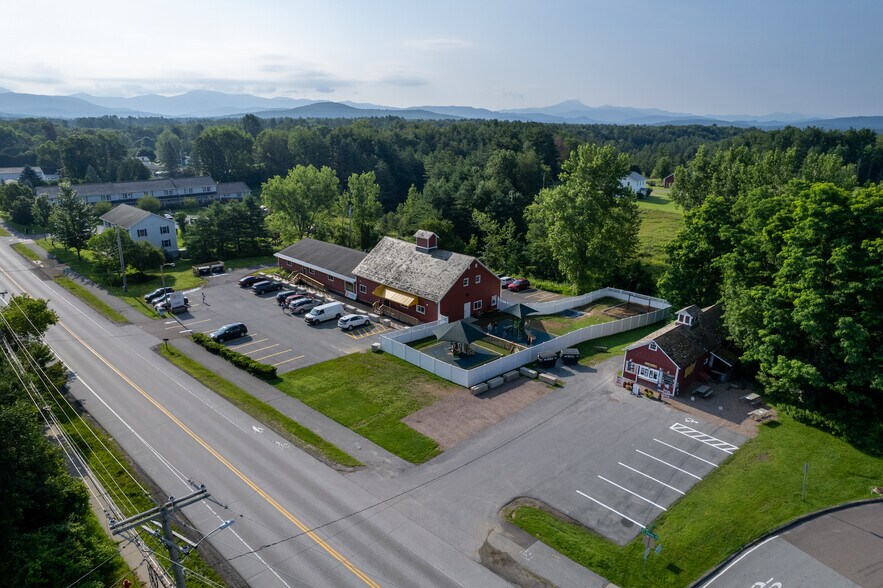 More Photos Of 51 Center Rd, Essex Freestanding For Sale