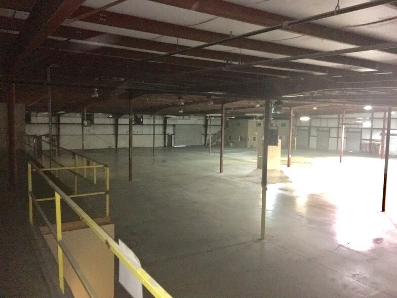 More Photos Of 420 Industrial Blvd, Baldwin Manufacturing For Sale