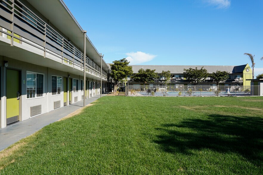 More Photos Of 915 W Cutting Blvd, Richmond Hotel For Sale