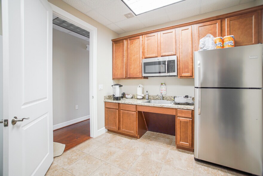 More Photos Of 16000 Park Ten Pl, Houston Office For Lease