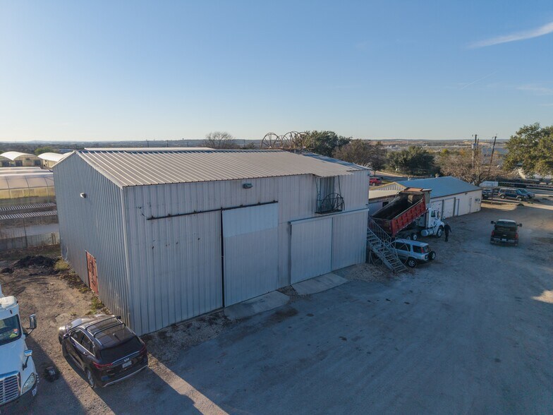 More Photos Of 7765 Fm 482, New Braunfels Office For Lease