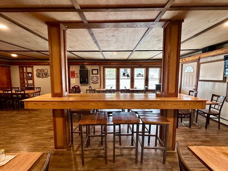 More Photos Of 7034 US-219 Hwy, Lewis Run Restaurant For Sale