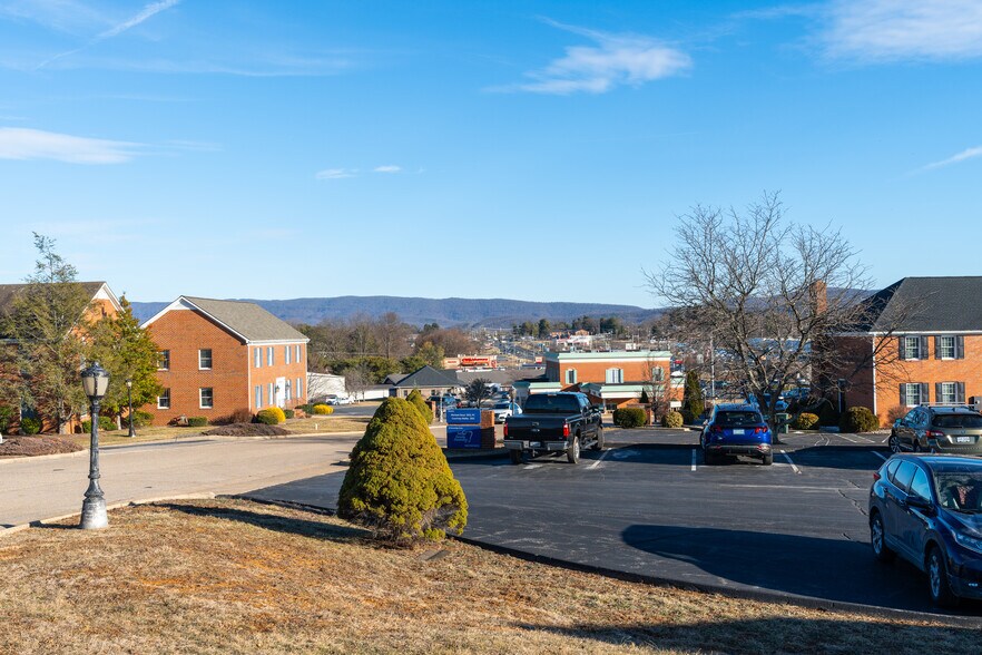More Photos Of 40 Stoneridge Dr, Waynesboro Office For Lease