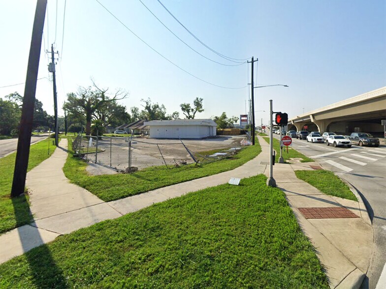 More Photos Of 10404 Northwest Fwy, Houston Service Station For Lease