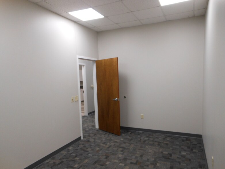 More Photos Of 10404 Chapel Hill Rd, Morrisville Light Distribution For Lease