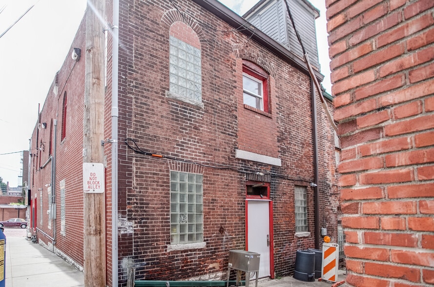 More Photos Of 314 State St, Alton Restaurant For Sale