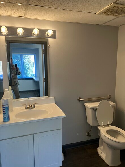 More Photos Of 7201-7211 Hanover Pky, Greenbelt Unknown For Lease