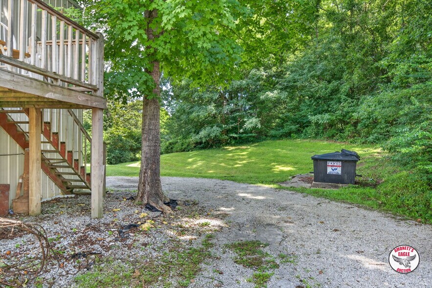 More Photos Of 2969 Moodyville Rd, Byrdstown General Retail For Sale