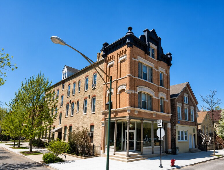 Primary Photo Of 2100 N Hoyne Ave, Chicago Apartments For Sale