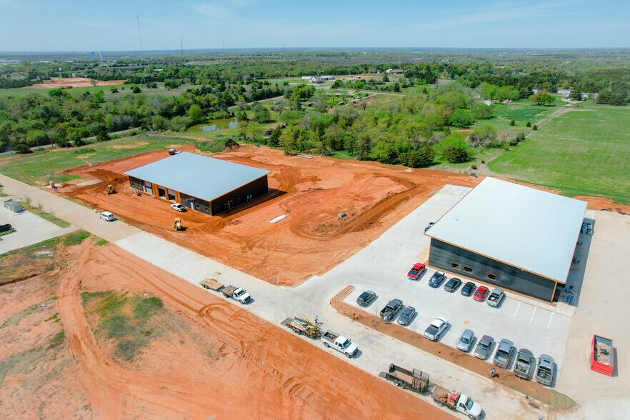 More Photos Of 1662 Freedom Market Pl, Edmond Warehouse For Lease