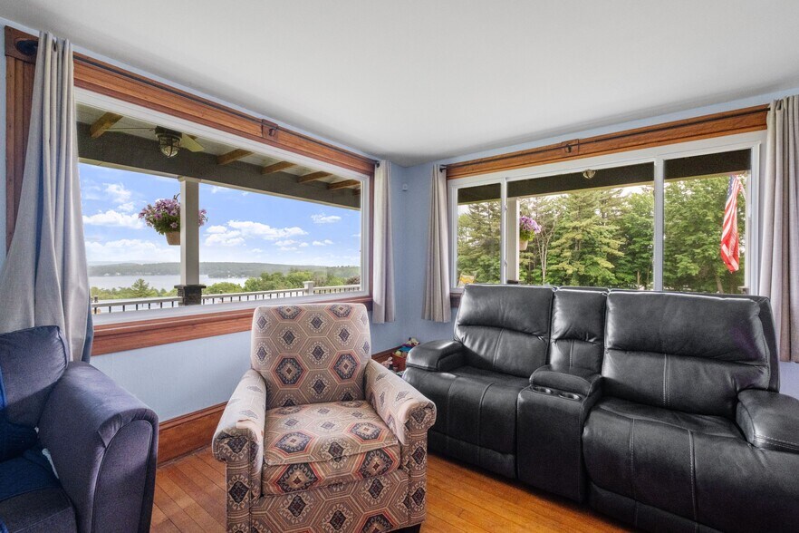 More Photos Of 291 Endicott St N, Laconia Hotel For Sale