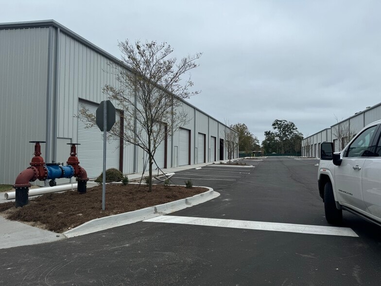 More Photos Of 155 Tresca Rd, Jacksonville Warehouse For Lease