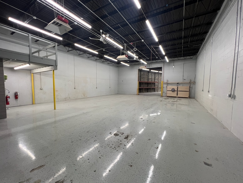 More Photos Of 159 Temple St, Nashua Warehouse For Lease