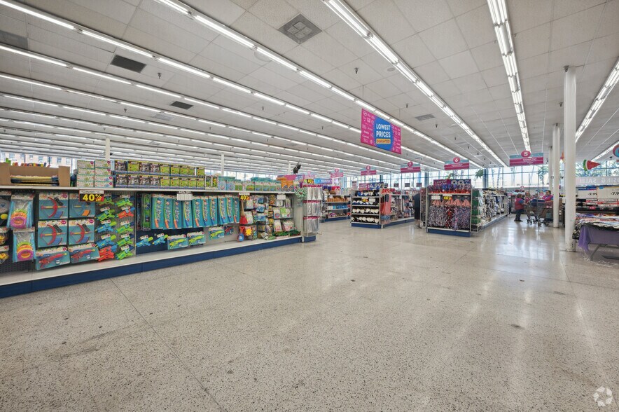 More Photos Of 5270 W Sunset Blvd, Los Angeles Freestanding For Lease