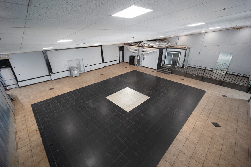 More Photos Of 6825 W Wilshire Blvd, Oklahoma City Theater Concert Hall For Sale