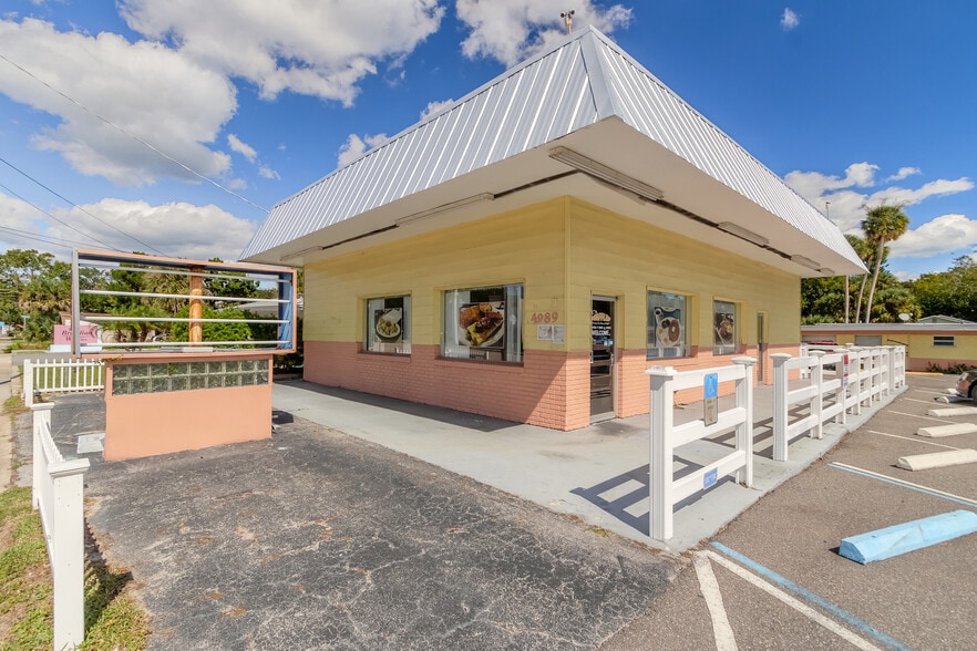 More Photos Of 4989 S Ridgewood Ave, Port Orange Restaurant For Sale