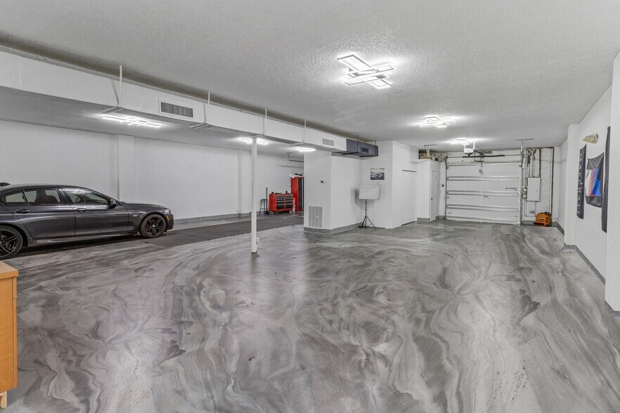 More Photos Of 721-723 S 21st Ave, Hollywood Distribution For Lease